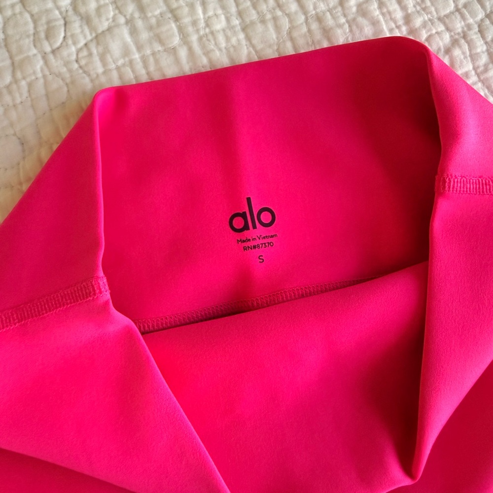Alo High waist airlift shorts Hot Pink size Small - Picture 4 of 4